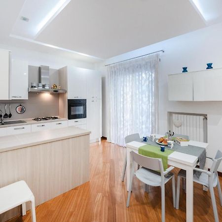 Napoli Charming Apartments Vomero "Fashion And Glamour" 외부 사진