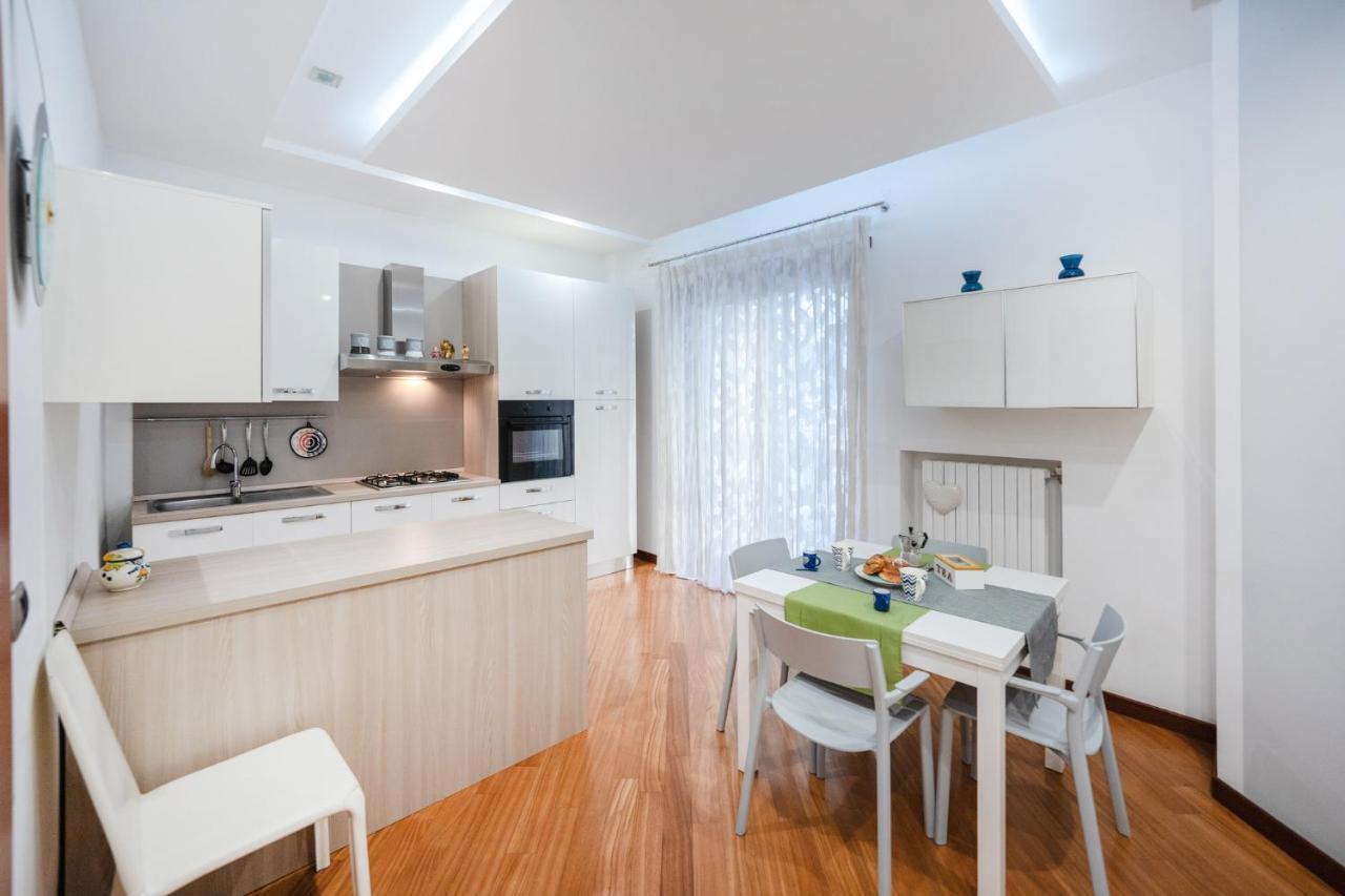 Napoli Charming Apartments Vomero "Fashion And Glamour" 외부 사진