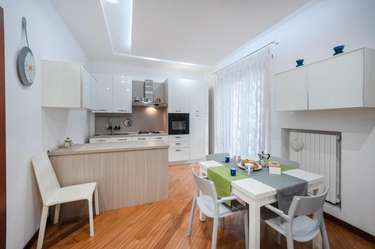 Napoli Charming Apartments Vomero "Fashion And Glamour" 외부 사진