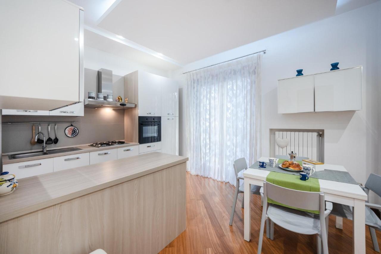 Napoli Charming Apartments Vomero "Fashion And Glamour" 외부 사진