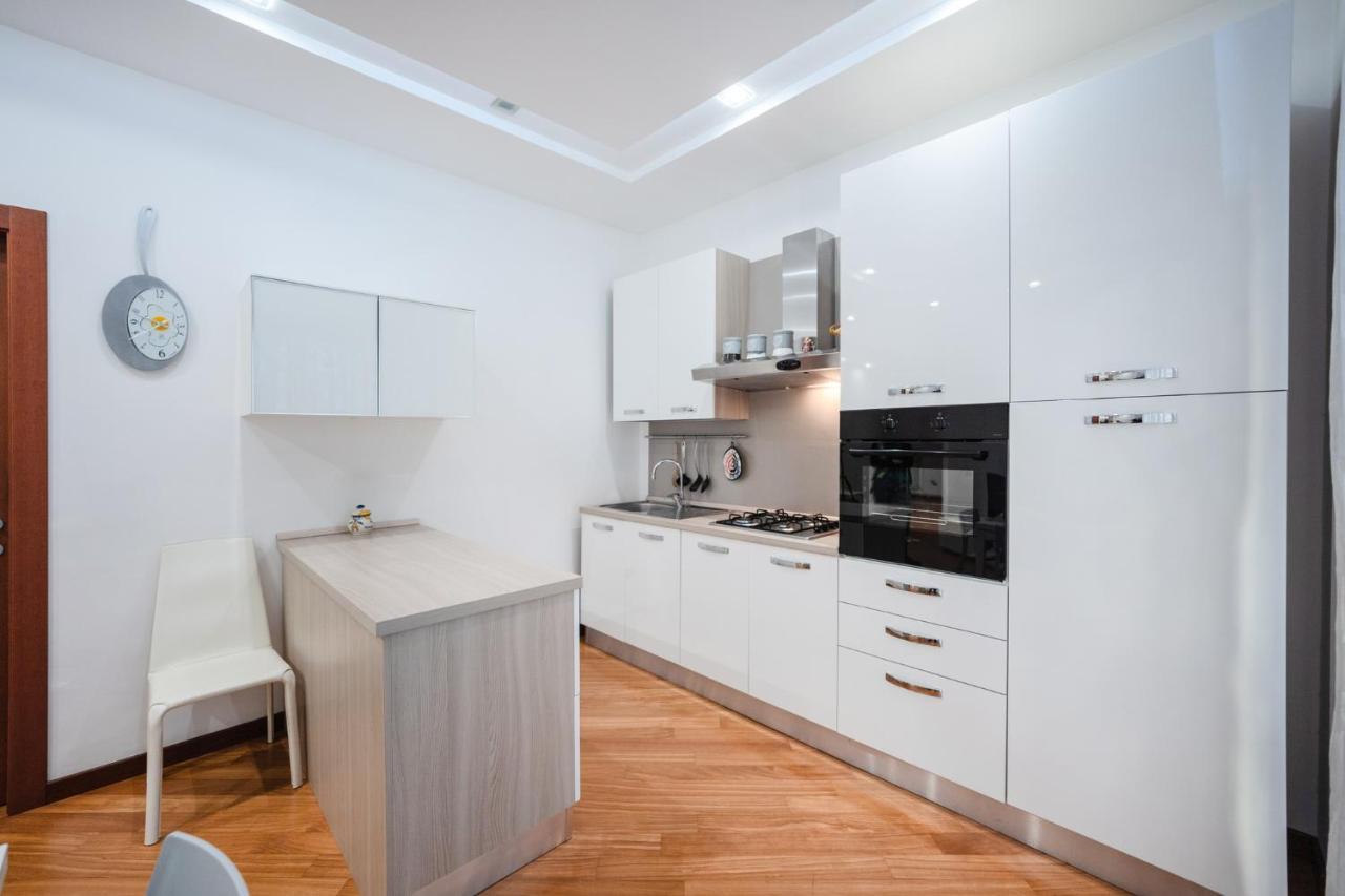 Napoli Charming Apartments Vomero "Fashion And Glamour" 외부 사진